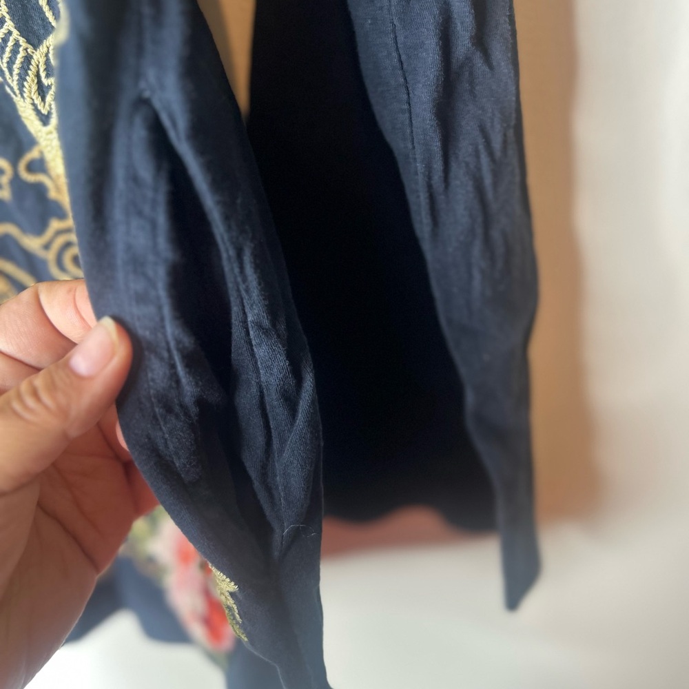 JWLA Long sleeve floral crane embroidered top - Picture 6 of 12